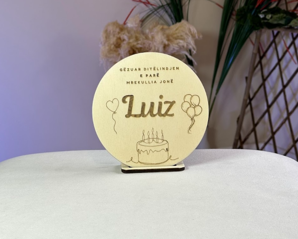 Rrethi Druri me Personalizim në Dru për Bebe: Ide e Përkryer Dhurate