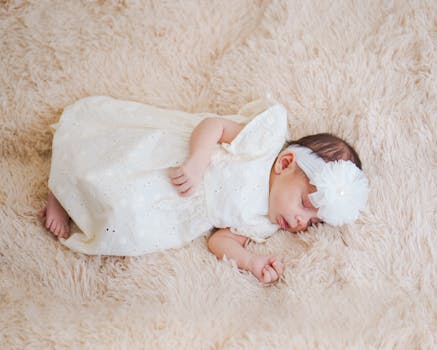 🌙 Gjumi tek bebet: Udhëzues Praktik për Prindërit e Rinj mbi Rutinën e Bebes